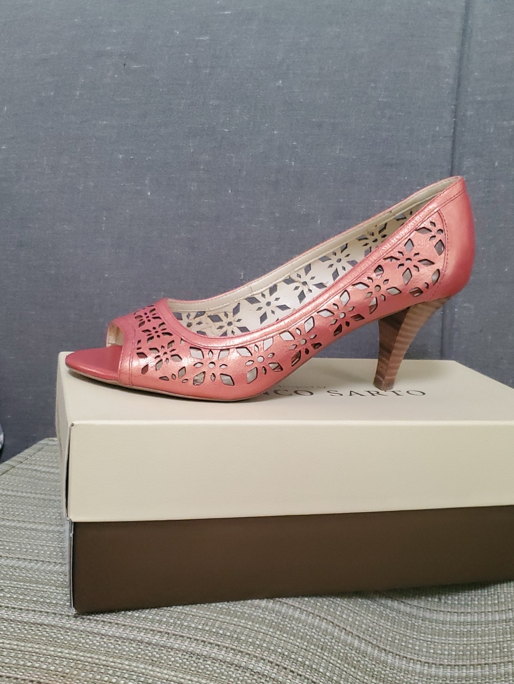 Franco Sarto Women's Rose Gold Peep Toe Shoes Size 7.5